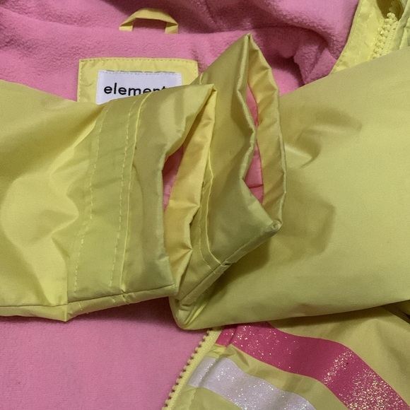 Rain jacket for girls! Size 3 in excellent used condition. - Picture 6 of 7
